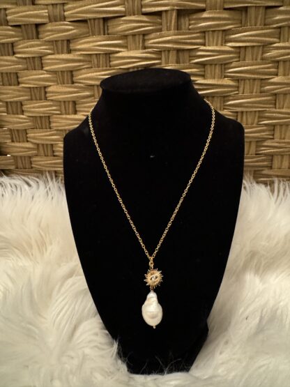 Sun-kissed 14k Gold Pearl Necklace